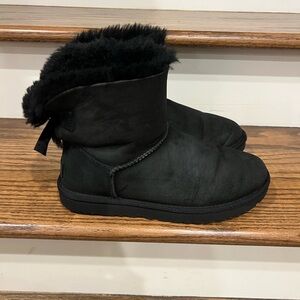 UGG Mini Bailey Bow II boots in black suede Size 8